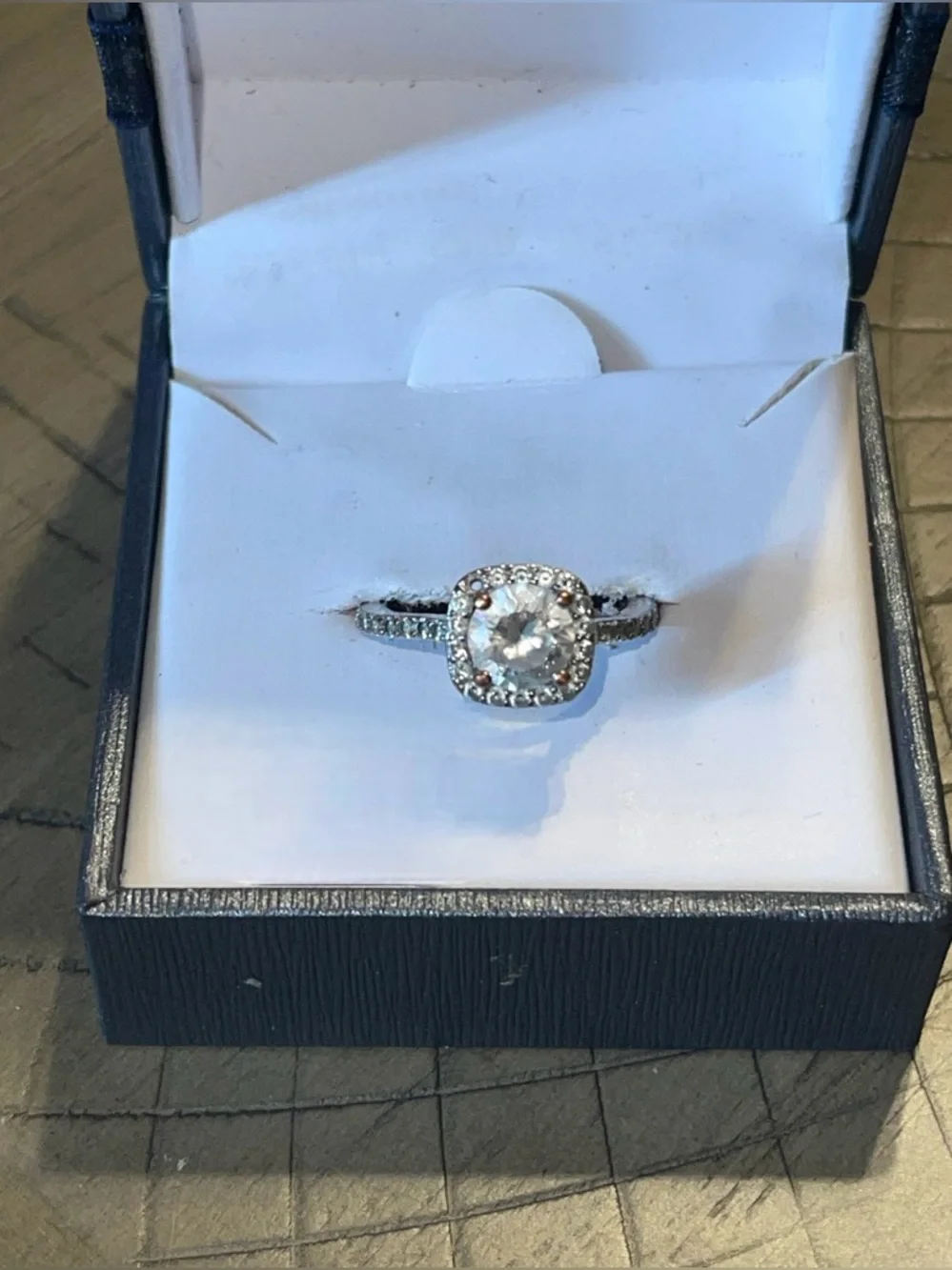 1 ring - Picture 1 of 2